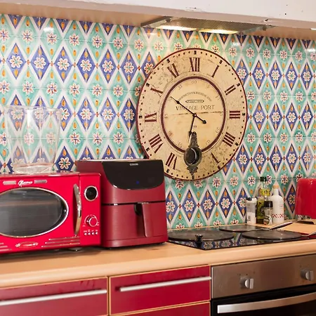 Dom wakacyjny Steps From The Port! Chic 2-bed In The Heart Of *