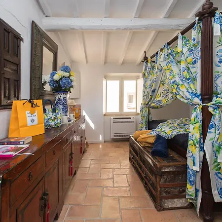 Steps From The Port! Chic 2-bed In The Heart Of *