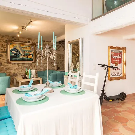 Steps From The Port! Chic 2-bed In The Heart Of *