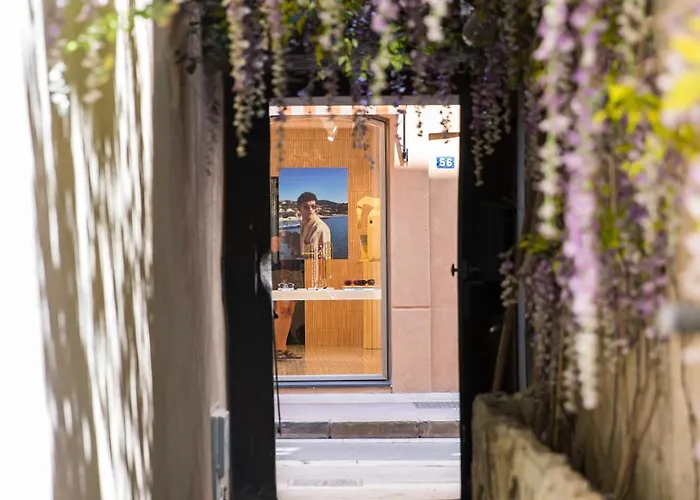 Steps From The Port! Chic 2-bed In The Heart Of * 쎙뜨호뻬