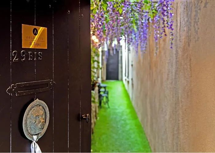 Steps From The Port! Chic 2-bed In The Heart Of 펜션