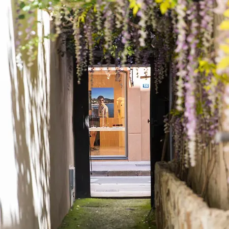 Steps From The Port! Chic 2-bed In The Heart Of * Saint-Tropez