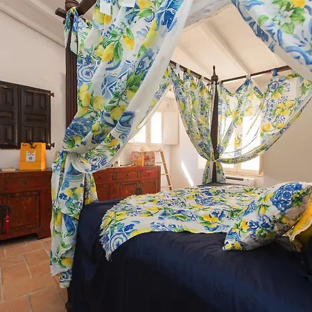 Steps From The Port! Chic 2-bed In The Heart Of Feriehus Saint-Tropez