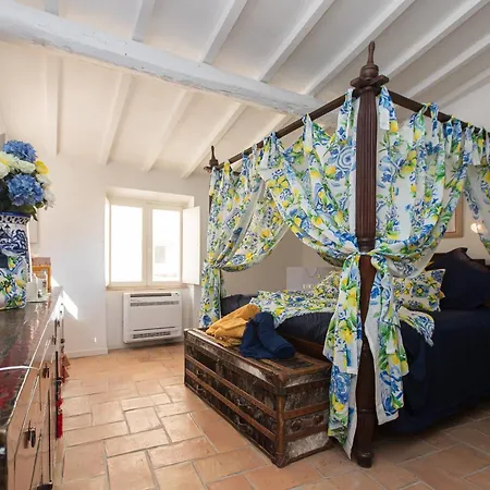 Dom wakacyjny 2 Bedrooms Saint-tropez, Next To The Port *