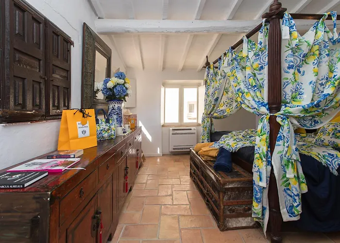 Steps From The Port! Chic 2-bed In The Heart Of *