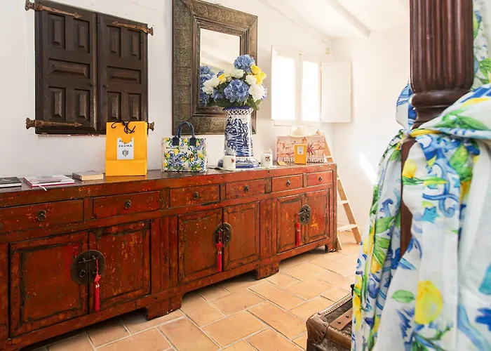 Steps From The Port! Chic 2-bed In The Heart Of Vakantiehuis