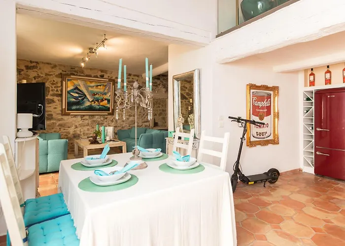 Steps From The Port! Chic 2-bed In The Heart Of *